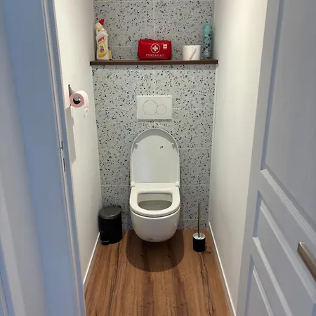 La Boudiniere Pour 8 Personnes *